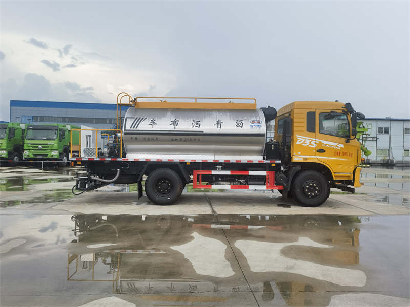 東風D3S 9.21方智能型瀝青灑布車圖片3