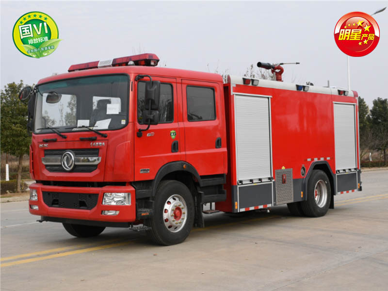 東風(fēng)多利卡8噸水罐消防車(chē)