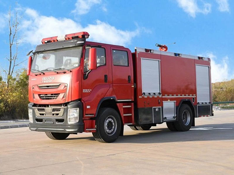 五十鈴8.4噸水罐消防車(chē)