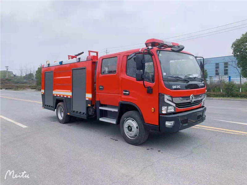 東風(fēng)4噸水罐消防車(chē)